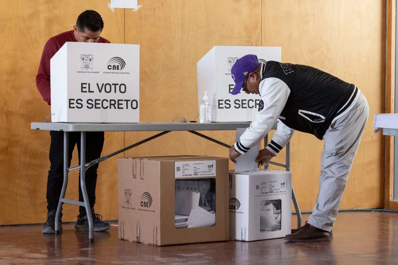 Se inicia la votación en la jornada de elecciones generales de Ecuador