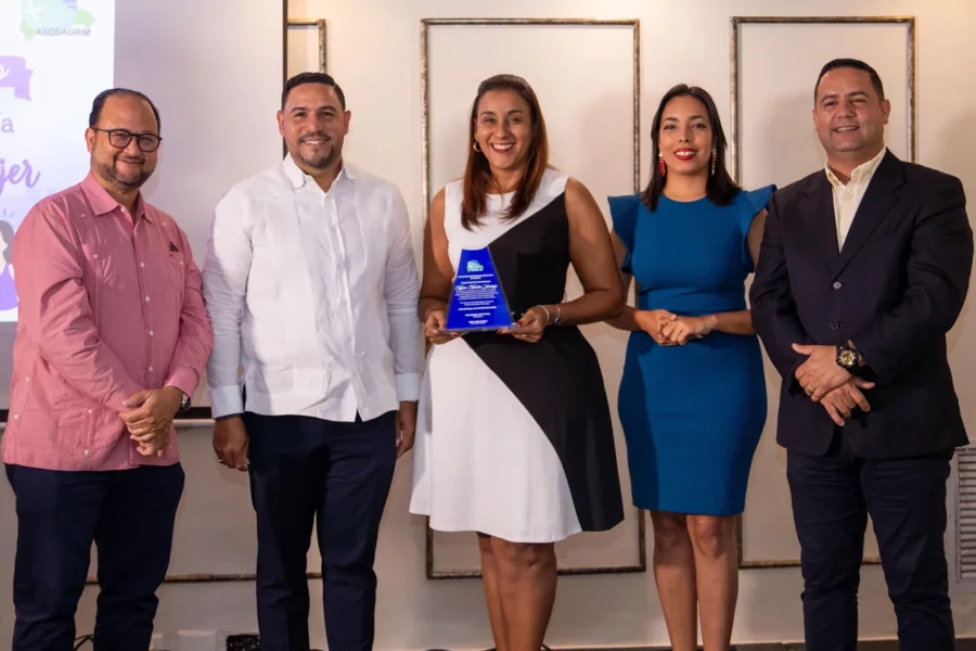 La Asociación Dominicana de Agrimensores (Asodagrim) destacó la labor y trayectoria de 17 mujeres agrimensoras. La Asociación Dominicana de Agrimensores (Asodagrim) destacó la labor y trayectoria de 17 mujeres agrimensoras.
