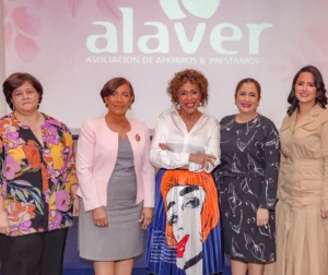 Milagros De Jesus De Feliz, Amparo Custodio, Martha Beato, Irlonca Tavarez y Odil Morilla.