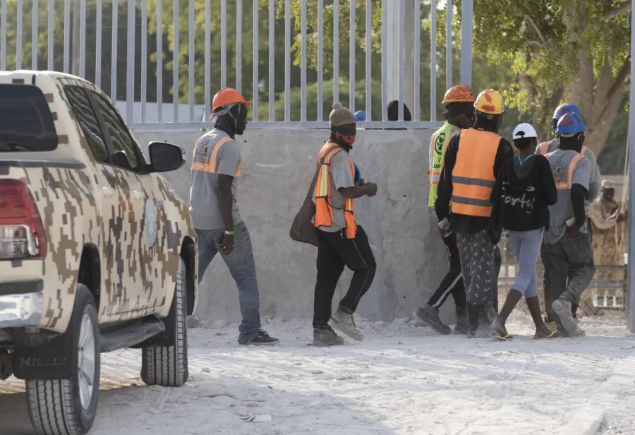 Los haitianos podrían perder la protección y los venezolanos están prisioneros en El Salvador. Los haitianos podrían perder la protección y los venezolanos están prisioneros en El Salvador.