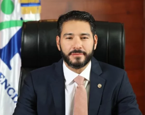 Superintendente de Pensiones, Francisco A. Torres.