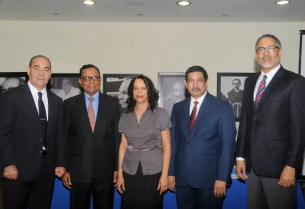 Avelino Stanley, Rafael Peralta Romero, Emilia Pereyra, Rafael García Romero y Luis R. Santos.