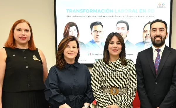 Evelyn Méndez, Neyda Iglesias, Jenny González, Carlos Salgado y  Javier Suárez.