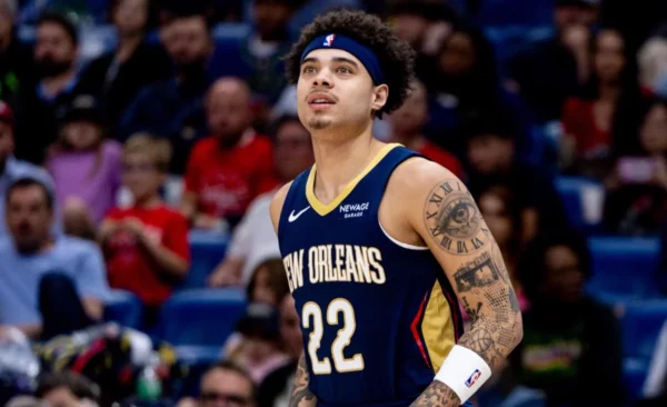 Lester Quiñones recibió otra oportunidad para intentar permanecer en la NBA.