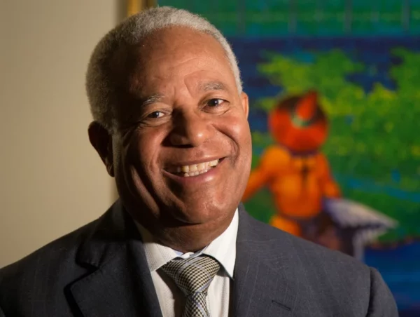 Osvaldo Santana es un veterano periodista que en su trayectoria a dirigido varios medios de comunicación.