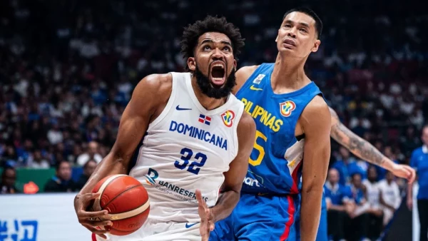 Karl Anthony Towns, estelar centro de los Knicks de New York en la NBA, brilló con Dominicana en  Mundial 2023.  Archivo