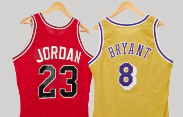 La  23 de Jordan, y la 8 de Kobe Bryant, se subastarán sobre los 20 millones de dólares.