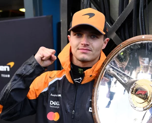 El piloto Lando Norris de Ferrari, tras ganar en Australia.