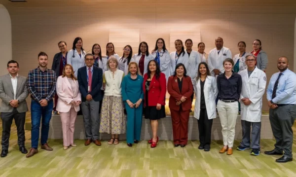 La comitiva  de médicos que visitó el país  como parte de un acuerdo de cooperación.