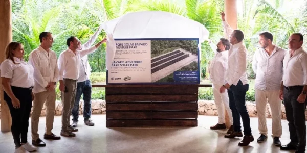 Ejecutivos del Consorcio Energético Punta Cana – Macao (CEPM) y Bávaro Adventure Park