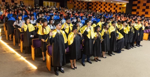 La incursión femenina sobresalió con 333 tituladas del total de 618.