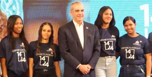 Algunos jóvenes ofrecieron sus testimonios de cómo el programa les ha cambiado la vida.  José francisco