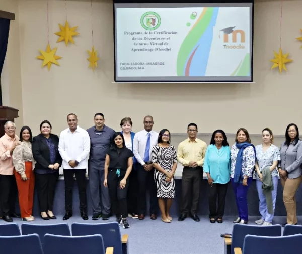 Profesionales de la Universidad Católica Santo Domingo que dirigen la VIVAC.