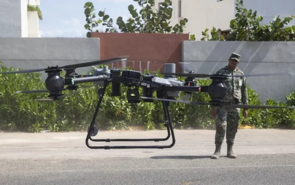 Drones fueron desplegados ayer por personal del 9-1-1. efe