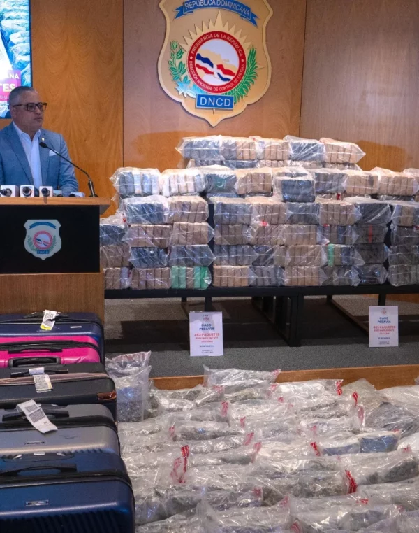 Ambos alijos fueron presentados ayer en rueda de prensa.