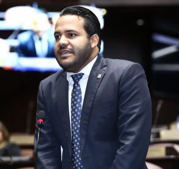 Genao Lanza propone sectorizar exoneraciones a turismo.