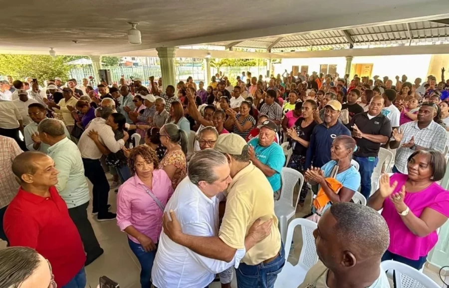 Sostuvo que dirigentes y militantes manifiestan el deseo de que el PLD retome el poder. Sostuvo que dirigentes y militantes manifiestan el deseo de que el PLD retome el poder.