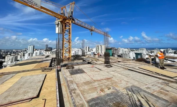 Ley de Ordenamiento Territorial  traspasó los permisos   suelo a Economía y Planificación.