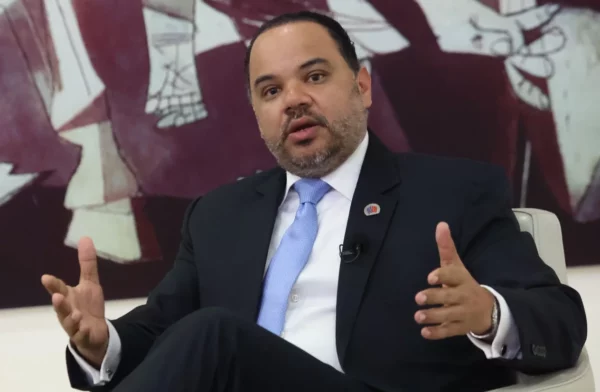 Pablo Ulloa citó el dilema  con casos de agentes que sirven  al crimen organizado.   JOSÉ DE LEON