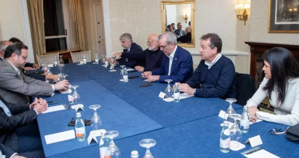 Presidente Abinader sostiene encuentro con empresarios dominicanos en Washington