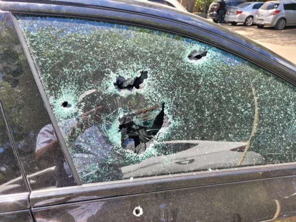 Vehículo en que viajaban María Issamal Villasmil Atencio y resultó herido su pareja, Deni José Caraballo Caldero.