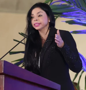 Yeni Berenice ha hecho carrera  desde el primer peldaño.