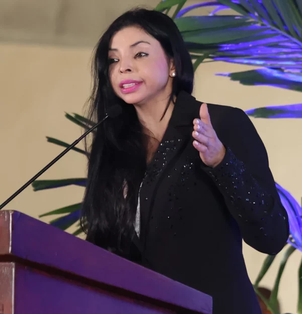 Yeni Berenice ha hecho carrera  desde el primer peldaño.