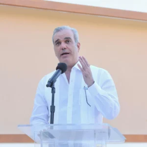 Abinader reafirma atractivo de República Dominicana para invertir, inaugura Hotel ZEL y Academia Nadal