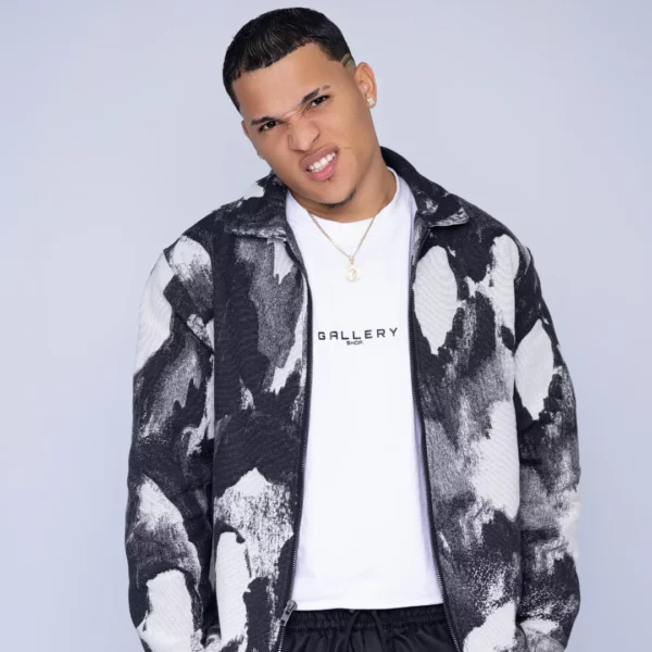 Cantante Ebenezer estrena merengue "Sueldo Mínimo"