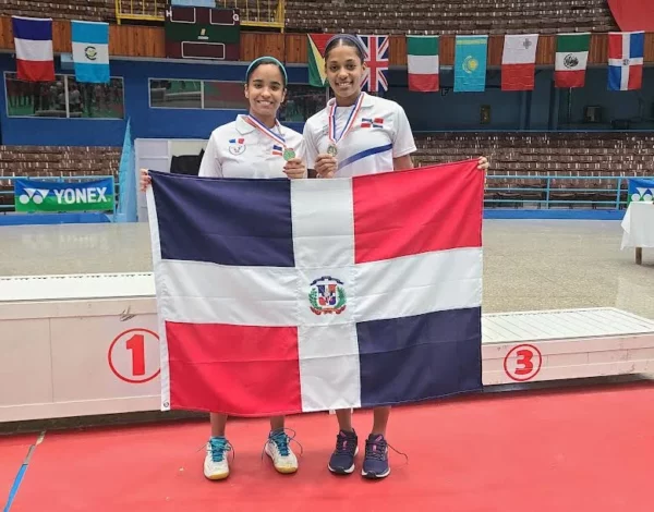 Daniela y Alissa Juleixi Acosta, ganadoron nedalla  plata,