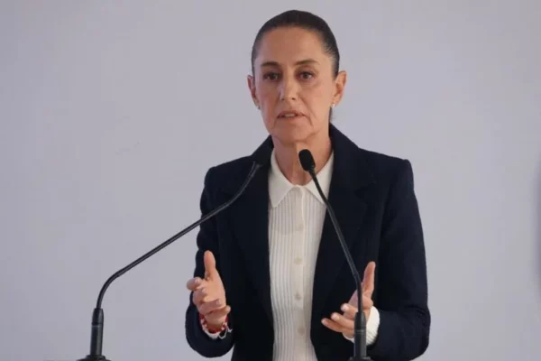 Claudia Sheinbaum critica medidas arancelarias.