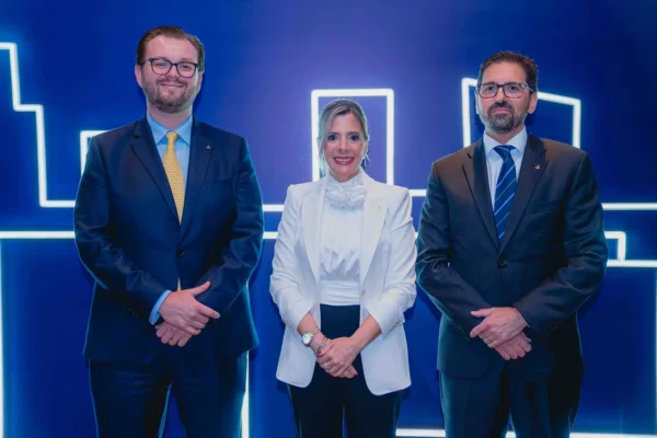 Dimitri Maleev, Denisse Peña y Alejandro Pilar