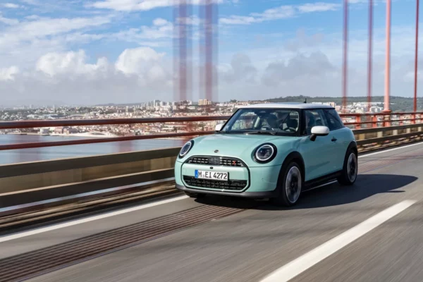 El MINI Cooper es reconocido como Mejor Carro Urbano en el Women's Worldwide Car Of The Year