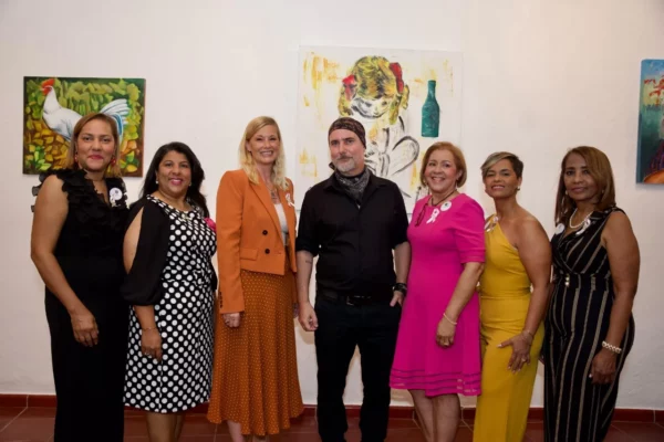 Isabel Ureña, Fanny Ramirez, Katrin Werderman, Yves Drube, Joselyn Sánchez, Lisselot Díaz y Carmen Portorreal