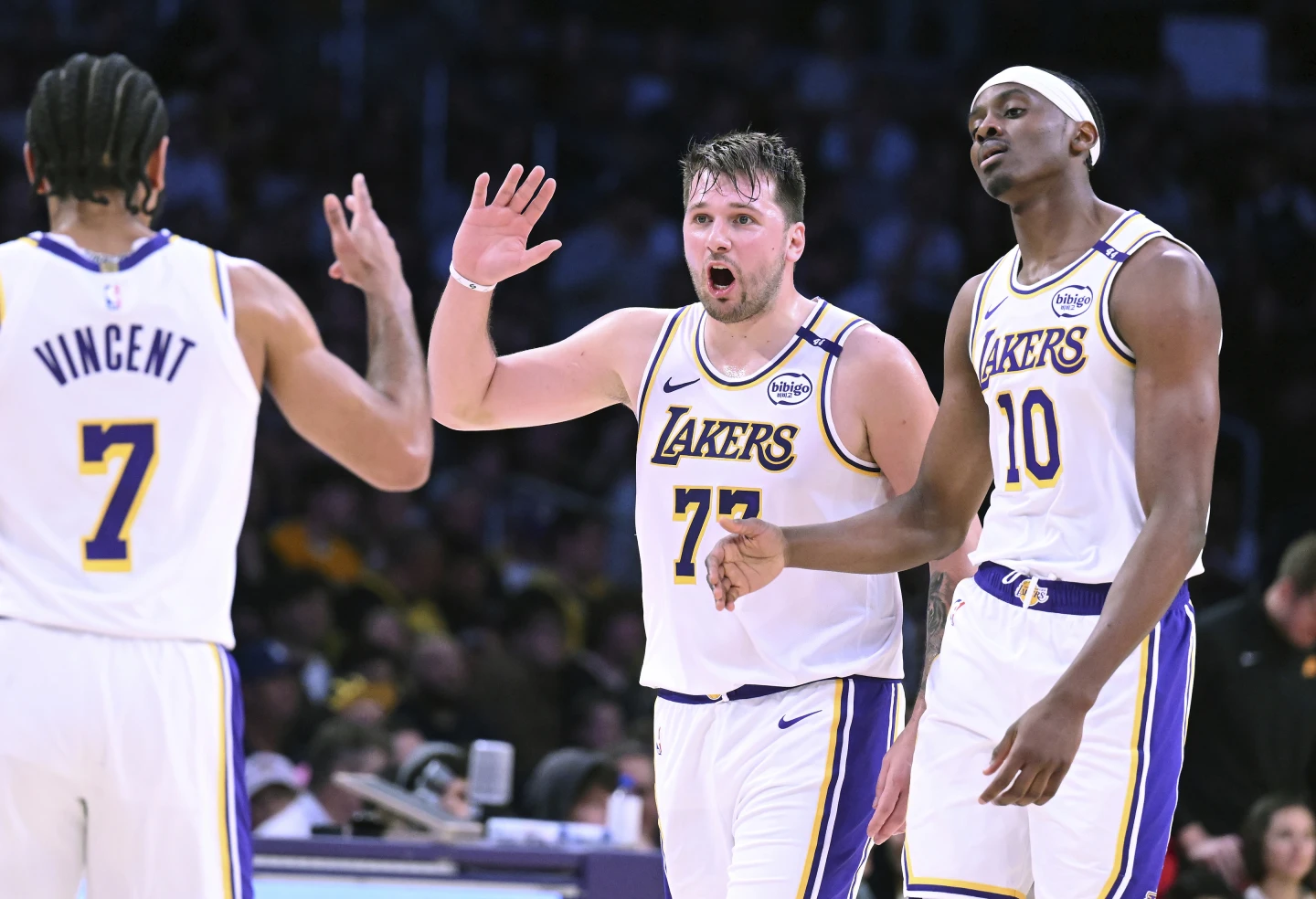 Doncic anota 33 puntos y Lakers rompen racha de 4 derrotas consecutivas