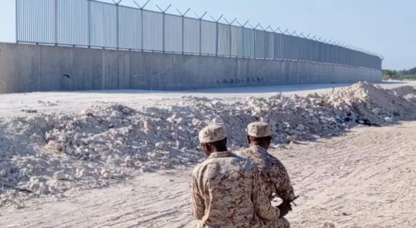 El muro entre República Dominicana y Haití, testigo mudo del trasiego en la frontera