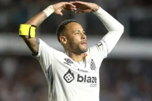 Neymar impulsa al Santos con gol en el Campeonato Paulista