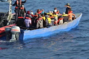 Repatrían a 32 migrantes a República Dominicana tras llegar a costas de Puerto Rico