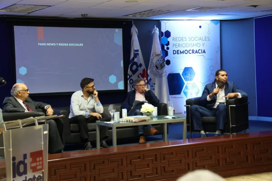 Las informaciones fueron reveladas en el Panel sobre Redes sociales, Periodismo y Democracia, que se celebra en Unibe. José de León Las informaciones fueron reveladas en el Panel sobre Redes sociales, Periodismo y Democracia, que se celebra en Unibe. José de León