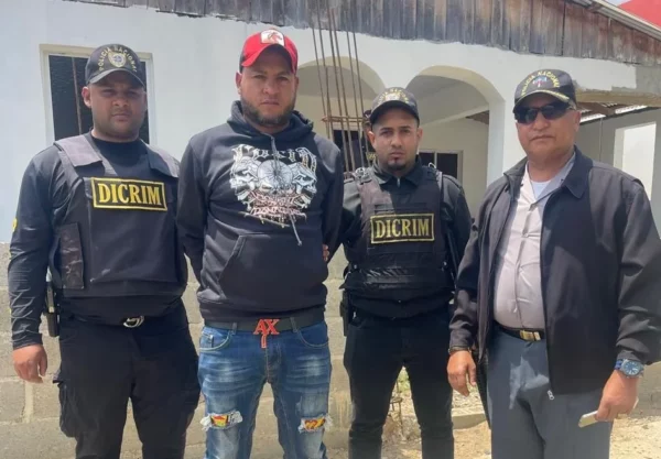 Hombre se entrega tras matar a su expareja en Navarrete