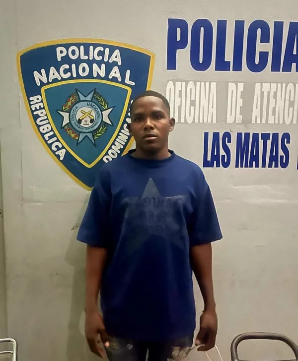 El raso fue identificado como Randi Pérez Lebrón. Fuente externa