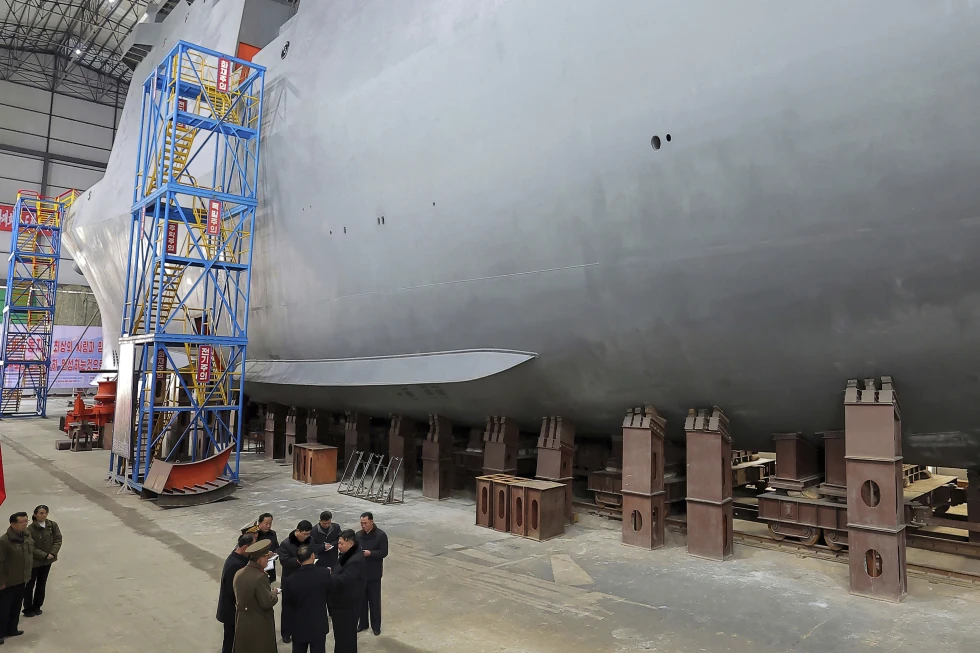 Corea del Norte enseña por primera vez un submarino de propulsión nuclear