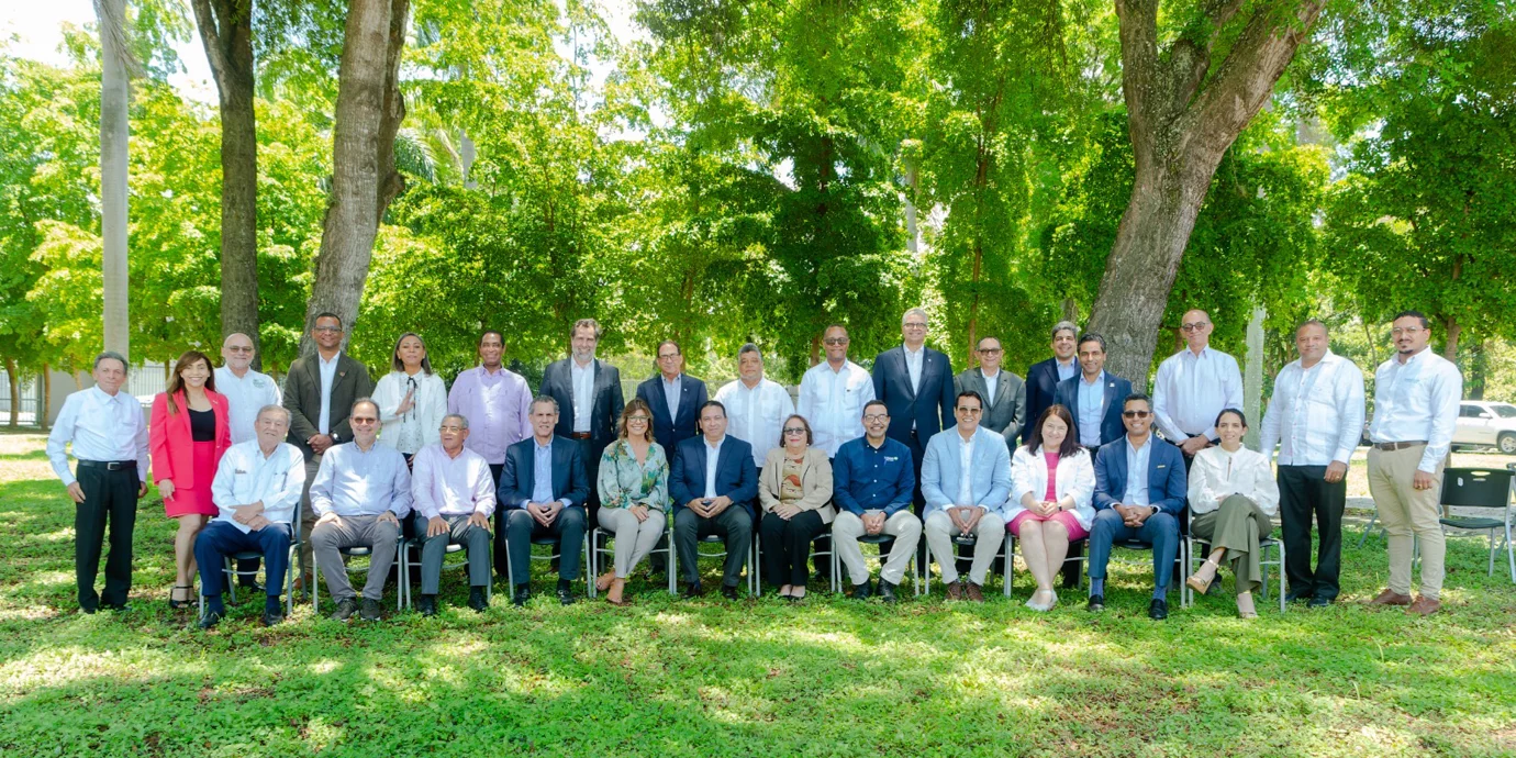 Integrantes de Fondo Agua Yaque del Norte celebran sus 10 Años de innovación y desarrollo sostenible.