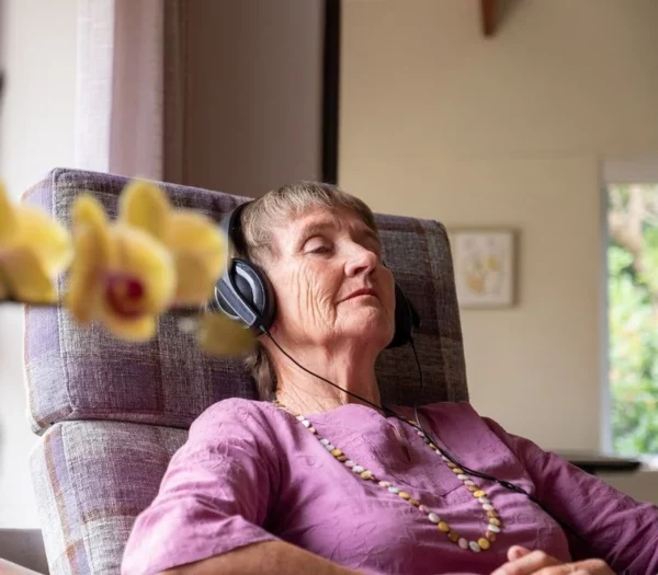 La musicoterapia tiene beneficios en los síntomas de depresión en personas con demencia