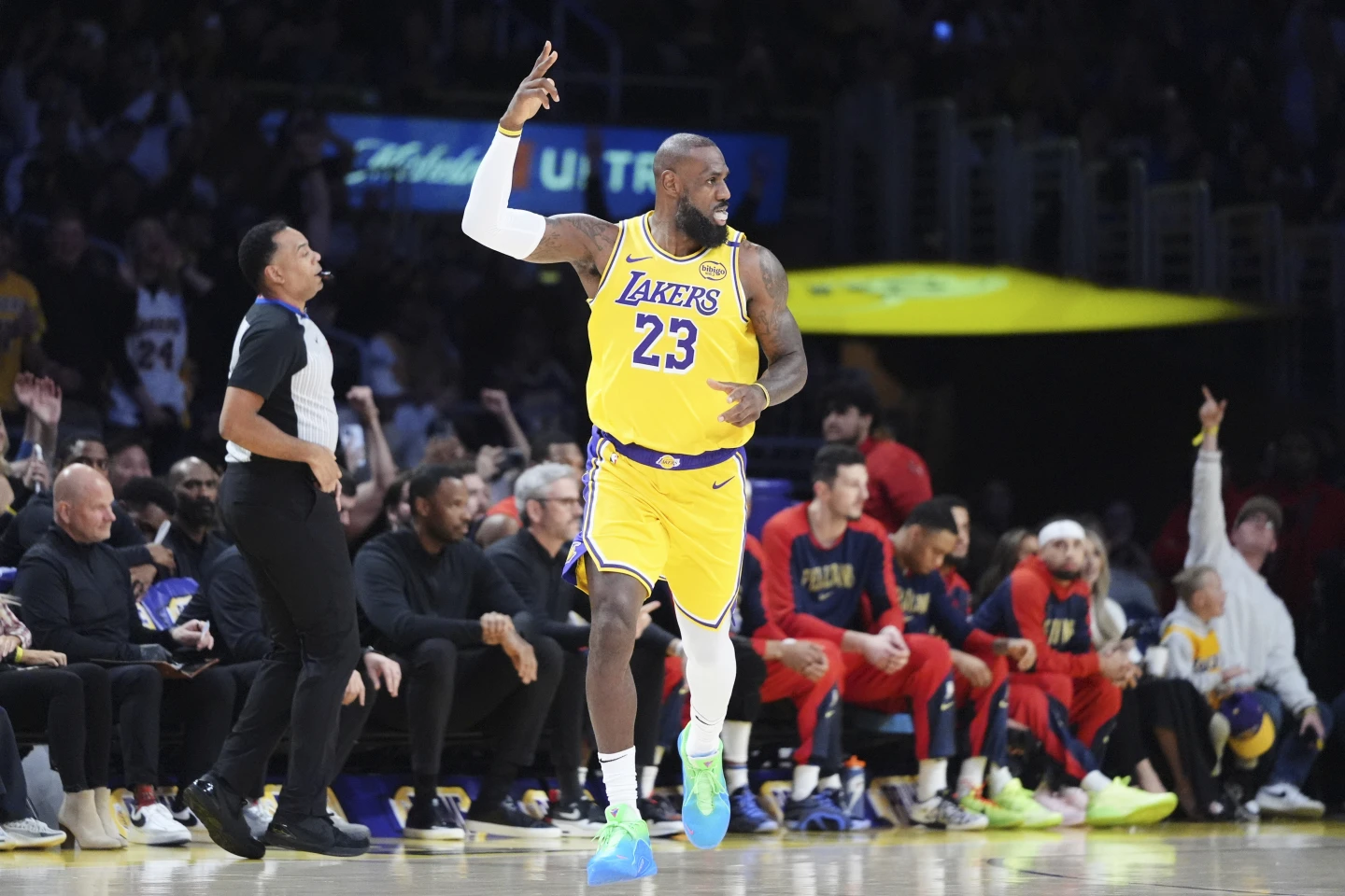 LeBron hace historia con sus 50.000 puntos y los Lakers logran séptima victoria seguida