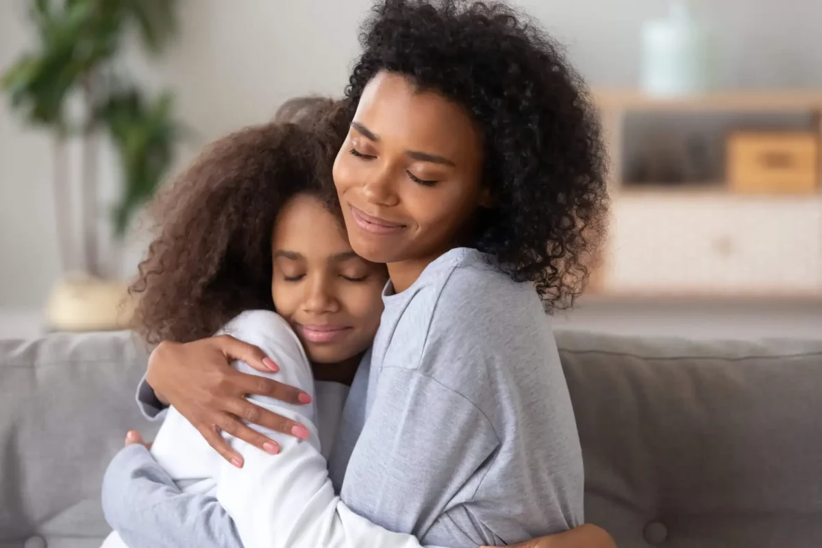 madre-hija-abrazandose
