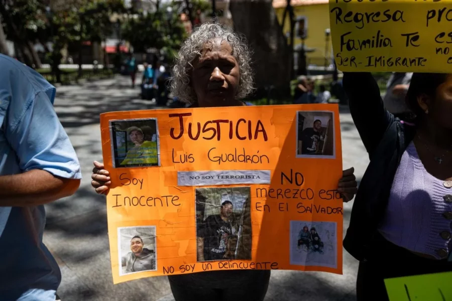 Familiares piden justicia y regreso de migrantes venezolanos encarcelados en El Salvador Familiares piden justicia y regreso de migrantes venezolanos encarcelados en El Salvador