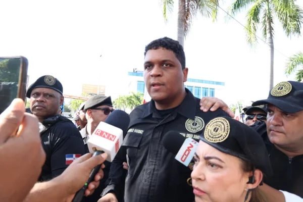 Ángelo Valdez, quien lidera la convocatoria