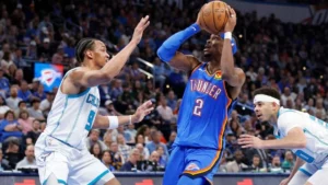 Acción del juego entre Bucks y Oklahoma