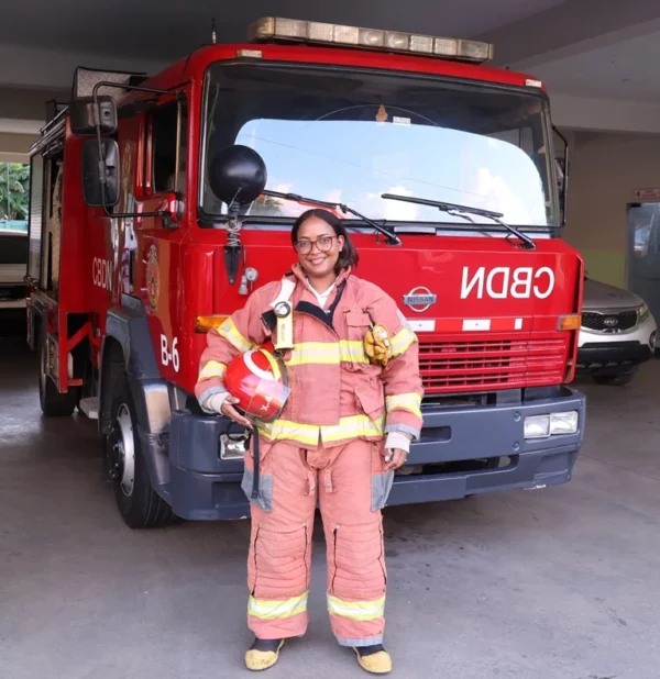 Mariely Gómez, parte del equipo que trabajó en rescatar los fallecidos por   el desplome del desnivel de la 27 de Febrero. Alberto Calvo